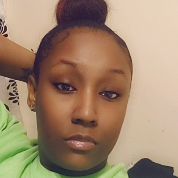 Meet your Posher, Schevon - Picture 1 of 1